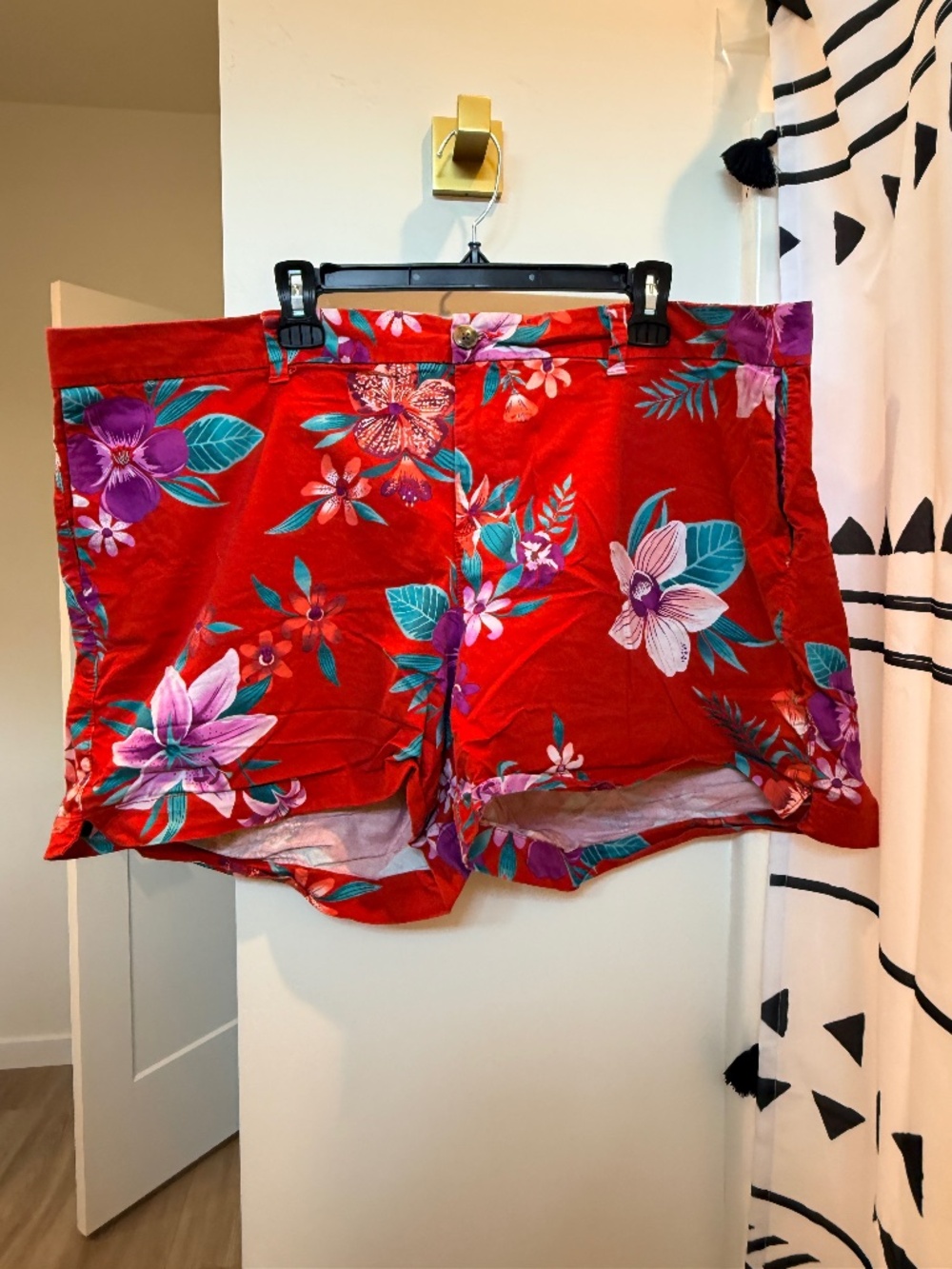 Old Navy 22 Plus Hawaiian Shorts - Like New